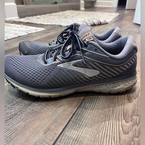 Brooks Ghost 12 Running Shoes Gray Sneaker Women's Size 9.5 B Lace Up